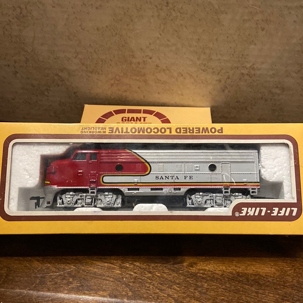 Vintage Life Like Model Train HO Scale
